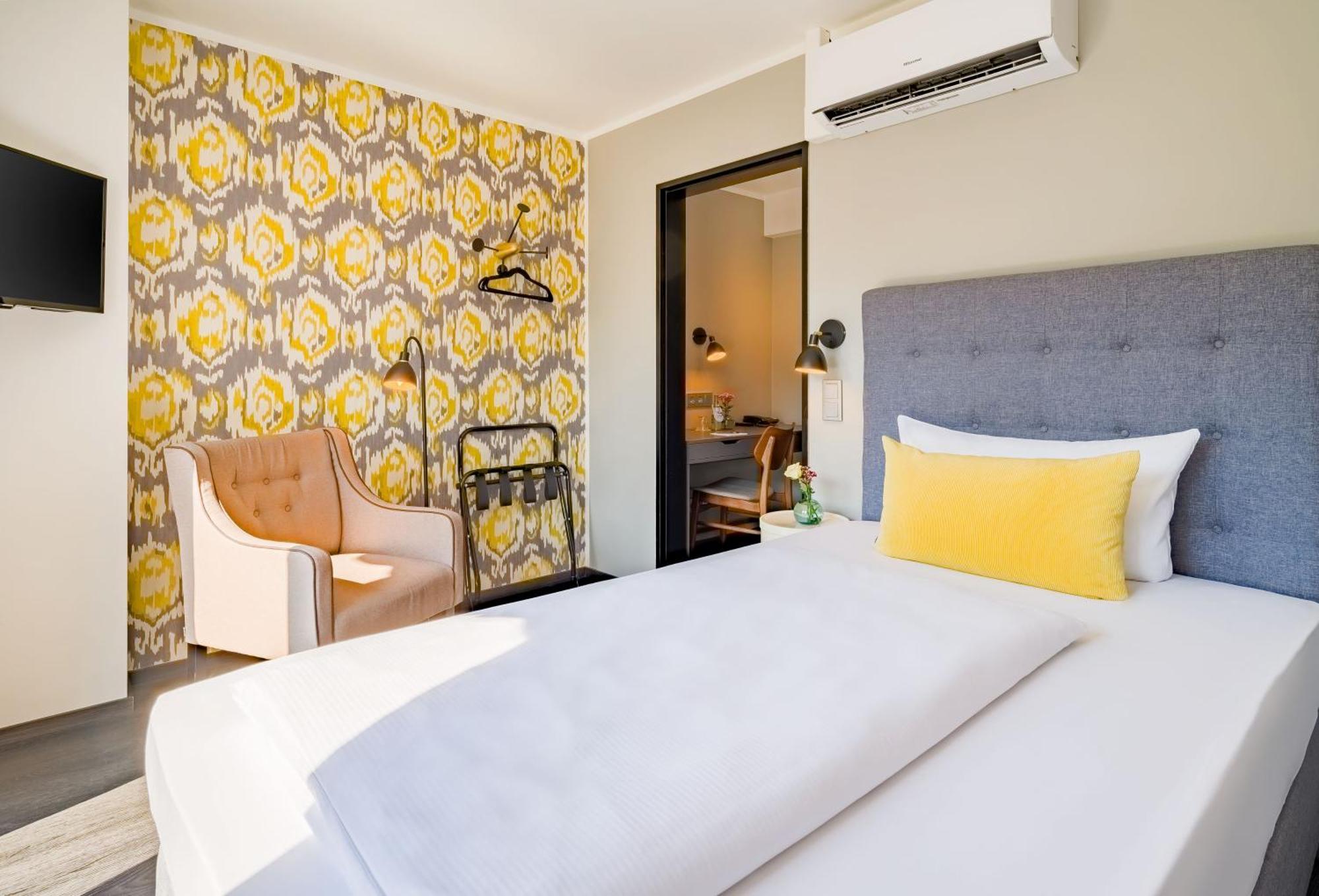 Rugs Hotel Koeln Buitenkant foto