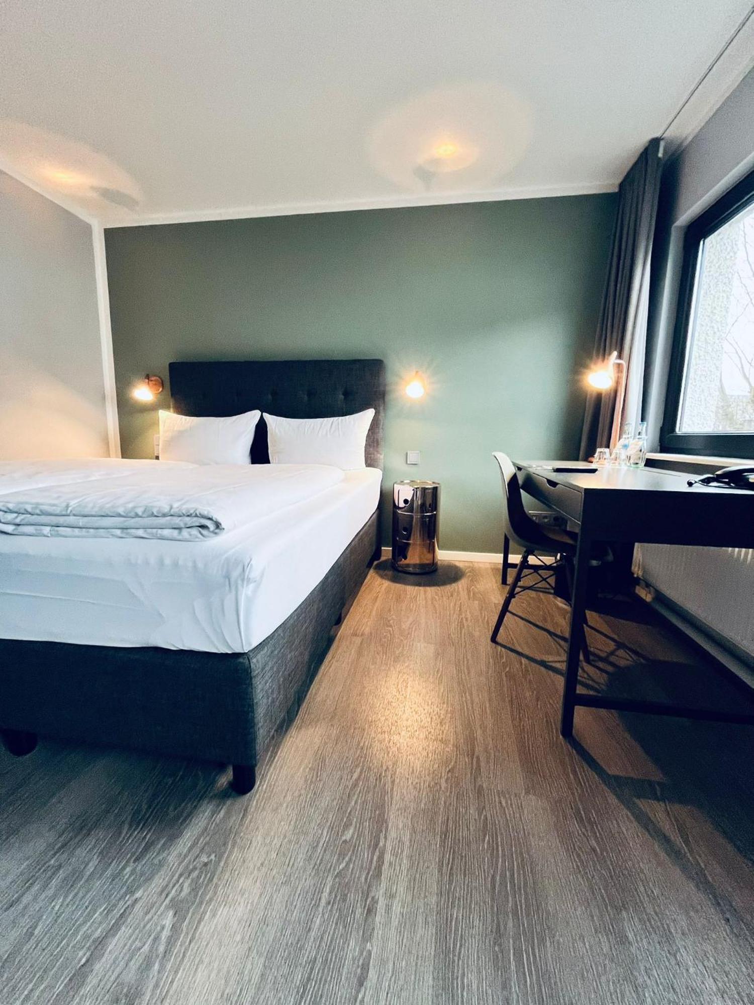 Rugs Hotel Koeln Buitenkant foto